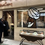 インデアンカレー 丸の内店 - 至る所にこのキャラ。でも欧風。