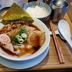 おダシと銀しゃり 中華そば 新た - 