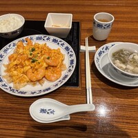 横浜中華街 重慶飯店 本館 - エビと玉子のチリソース