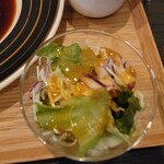 ダイニングバー シェルター - 自家製ドレッシングの｢サラダ｣