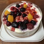 サトー商会 - 料理写真:クワトロベリーケーキ1,600円