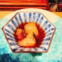 鮨 水天一碧 - 煮タコ大根。砂糖の甘みでなく、お出汁まで美味しく飲めました。