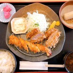 平田牧場 庄内空港店 - 空港特撰膳（大海老フライ、メンチ、ヒレ）