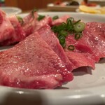 丸恵 - 特別にもっとアップで♡