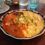 ガネーシュ m - あいがけカレー（タイ風辛口牡蠣のレッドカレー／タイ風辛口鶏肉のグリーンカレー）