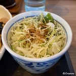 にぐらっと食堂 - 千切りキャベツ主体のサラダ