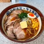 中華そば土屋商店 - 和歌山味噌ラーメン赤　肉増しバター入り