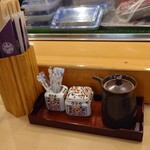 玄海寿司 - 卓上の調味料など