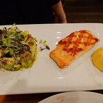 Serafina - ノルウェーサーモンとアボカド