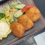 ステーキ厨房 紅花 - カニクリームコロッケ定食
