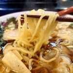 音羽鮨 - 麺リフト