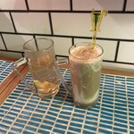 スタンド4坪らばー - ホットレモンと飲むバナナケーキ