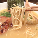 鶏ポタ ラーメン THANK - 麺アップ