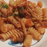 ラ･スコリエーラ - 鮪と茸のフジッリ