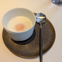 レストラン リューズ - カルボナーラからアイディア的なお話聞く前から一口食べたら麺のないカルボナーラ。