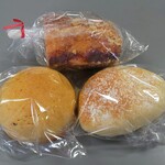 ダーシェンカ - プレミアムくりーむぱん、しなもん、みるくめろんぱん