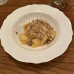 ジロトンド - 4皿目
      ジャガイモを詰めたトルテッリ、青森県産鴨のラグービアン