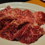 炭火焼肉ホルモン まるは - 上★★上ハラミ、下★★★サガリ