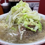 ラーメン二郎 - 小ブタ　ヤサイマシ　ニンニク