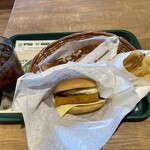 モスバーガー - 料理写真:チリドッグセットと単品フィッシュバーガー