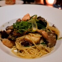 PIGNETO - ⚫帆立とサーモン 茸とほうれん草のフェデリーニ