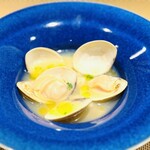 BACCHUS - はまぐりとエビワンタンのスープ