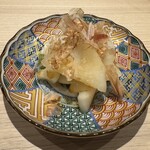焼鳥 町子 - お通し（大根のお漬物）