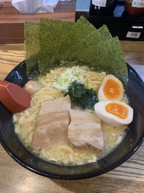Yokohama Iekei Ramen Akaya Irinaka Ten photo 5