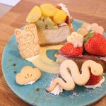 ハナツムリ - 【2025.01】いちごと白あんのタルト(税込748円)、栗きんとんのパイチーズケーキ(税込660円)