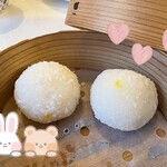 ル・シノワ 花栞 - ◉ ココナッツ饅頭
      　☘️ 優しいココナッツの香りと、
      　　甘さを押さえた上品なカスタードクリーム✨
      　　流石です！