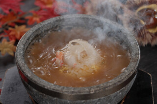 Honkon Kaisen Yamucharou - 石鍋に熱された炒飯が五感を 刺激するスタッフ一押し一品です！