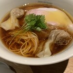 Japanese Ramen Noodle Lab Q - 醤油ワンタン