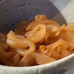 そば処 砂武縞 - 出来の良い時の塩辛@400円はお得感メーターが振り切れる^_^