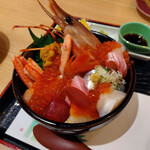 江戸前　びっくり寿司 - 贅沢海鮮ちらし　2,068円