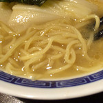 28035359 - 麺アップ