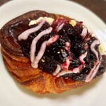 Blue Daisy - 料理写真:ブルーベリーデニッシュ