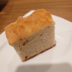 イタリア食堂 PACE - 店で焼いているフォッカッチャ