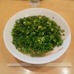 ラーメンまるイ 十二番丁店 - ネギだらけ（笑）ラーメン