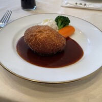 レストラン香味屋 - （小）メンチカツ1800円です。