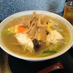 盧山 - たまごタン麺