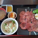 焼肉食堂天空の紅だるま - 牛タンランチ定食