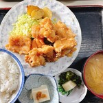 だるま屋食堂 - 料理写真:鳥唐揚らいす　ごはん軽め（10円引き）