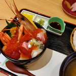 江戸前　びっくり寿司 - 贅沢海鮮ちらし　2,068円