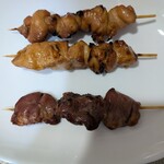 鳥一番 - 上から　モモ、ムネ、塩ハツ