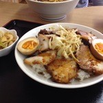 ラーメン富士屋　 - チャーシュー丼