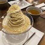 和栗や - モンブランパフェとほうじ茶