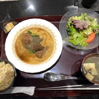 鉄板 源 - 牛すじ赤ワイン煮込み、ランチ