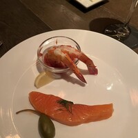 ロウリーズ・ザ・プライムリブ 恵比寿ガーデンプレイス店 - ジャンボシュリンプ&スモークサーモン