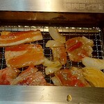 焼肉ライク - お肉(カルビ)焼いています (2025.01.10)