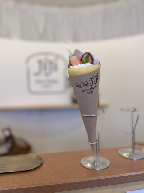 クレープです。 JiJi （ジジ ストリート キッチン クレープ） - 美園/クレープ